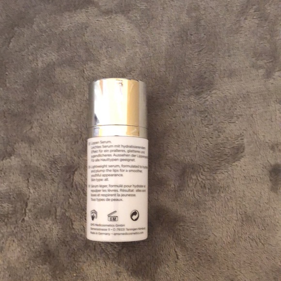 NWT ๐ QMS Medicosmetics Lip Line Corrector Serum - Picture 5 of 7